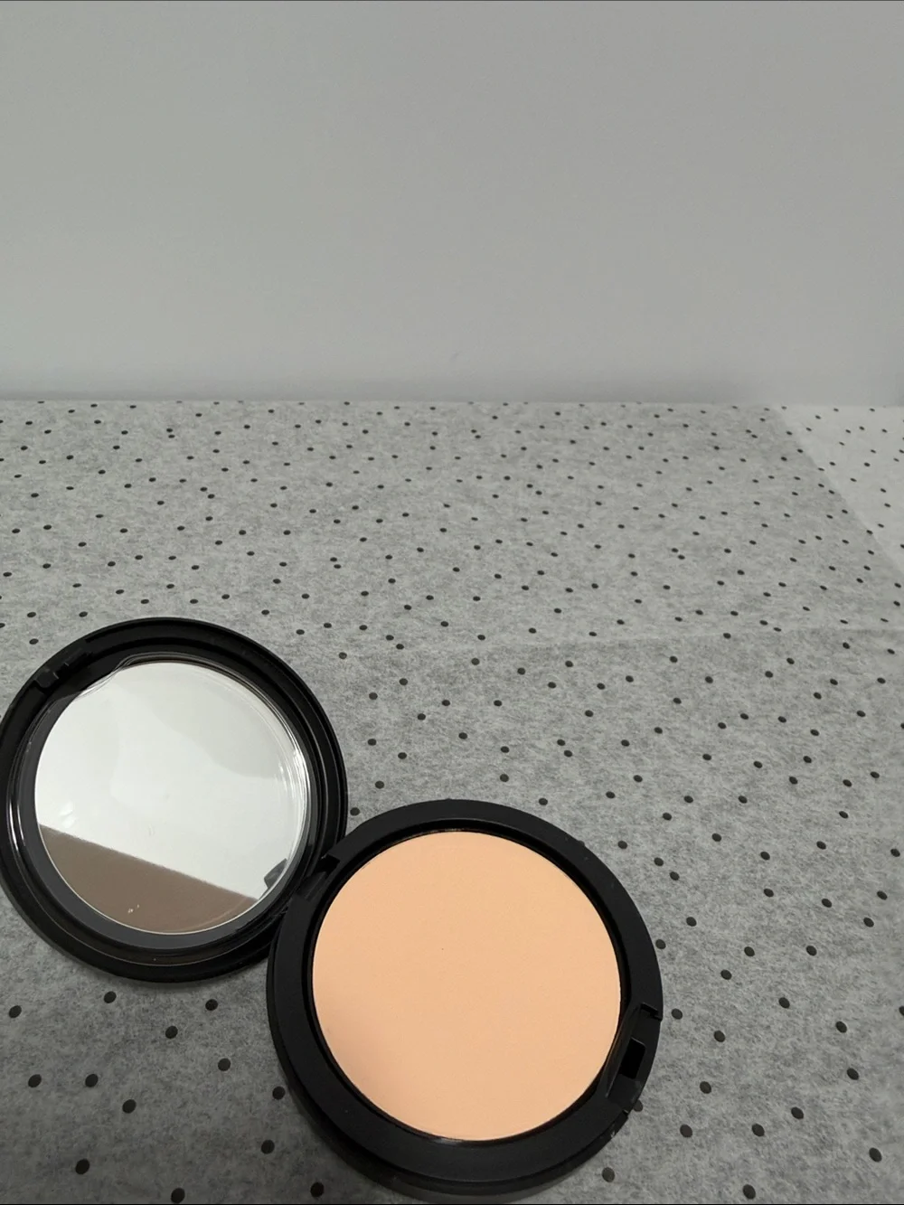 MAC NW5 studio fix Pressed Powder plus foundation compact new